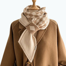 Laden Sie das Bild in den Galerie-Viewer, Doppelt gestricktes modisches Halstuch