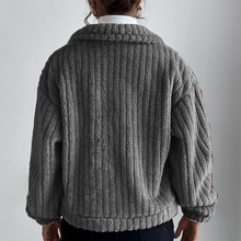 Laden Sie das Bild in den Galerie-Viewer, Revers-Plüsch-Jacke