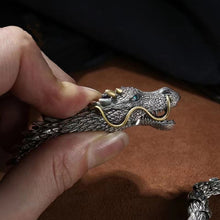 Laden Sie das Bild in den Galerie-Viewer, Silbernes handgefertigtes Drachenkettenarmband