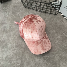 Laden Sie das Bild in den Galerie-Viewer, Retro Trendige Baseballkappe Aus Samt