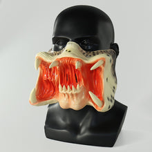 Laden Sie das Bild in den Galerie-Viewer, Raubtier Latex Halbgesichtsmaske