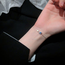 Laden Sie das Bild in den Galerie-Viewer, Träumerischer Planet Armband