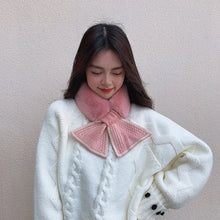 Laden Sie das Bild in den Galerie-Viewer, Süßer Warmer Plüschschal