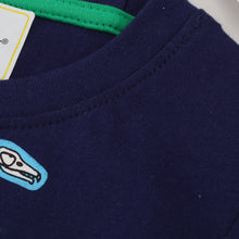 Laden Sie das Bild in den Galerie-Viewer, Leuchtendes Dinosaurier-T-Shirt Für Kinder