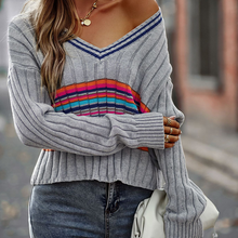 Laden Sie das Bild in den Galerie-Viewer, Täfelter Pullover mit V-Ausschnitt