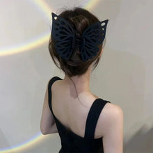 Laden Sie das Bild in den Galerie-Viewer, Schmetterling Ausschnitt Quaste große Haarspange