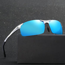 Laden Sie das Bild in den Galerie-Viewer, Selbsttönende Sonnenbrille mit blendfreien polarisierten Gläsern