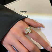 Laden Sie das Bild in den Galerie-Viewer, Rotierende Zirkonringe und Halsketten