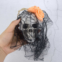 Laden Sie das Bild in den Galerie-Viewer, Totenkopfdekoration aus Schaumstoff