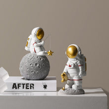 Laden Sie das Bild in den Galerie-Viewer, Niedliche Astronauten-Heimdekoration