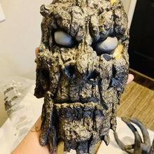 Laden Sie das Bild in den Galerie-Viewer, Kreative gruselige Baum-Halloween-Dekoration