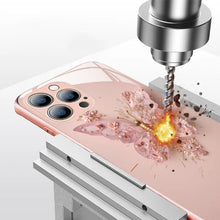 Laden Sie das Bild in den Galerie-Viewer, 3D-Schmetterlingsmuster Glas Handyhülle für iPhone