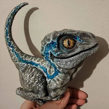 Laden Sie das Bild in den Galerie-Viewer, Lebendige Dinosaurier-Dekoration
