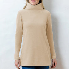 Laden Sie das Bild in den Galerie-Viewer, Einfarbiger Rollkragenpullover mit Tasche