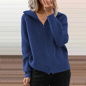 Locker gestrickter Pullover mit Reißverschluss am Revers