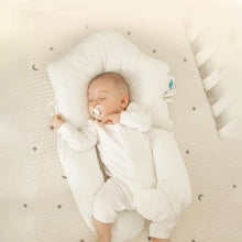 Laden Sie das Bild in den Galerie-Viewer, Komfortkissen in Babyform