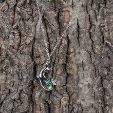 Laden Sie das Bild in den Galerie-Viewer, Süße einfache Wal Halskette