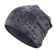 Laden Sie das Bild in den Galerie-Viewer, Weiche Wintermütze mit Strass