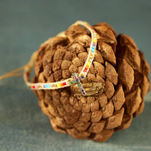 Laden Sie das Bild in den Galerie-Viewer, Buntes Vintages Kreuzarmband