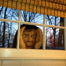 Laden Sie das Bild in den Galerie-Viewer, Gruselige Halloween Peeper Dekoration