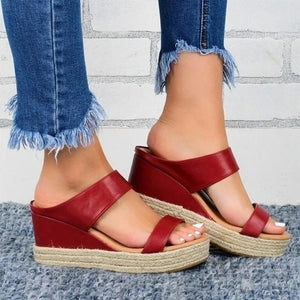 Rutschfeste Damensandalen mit dicker Sohle