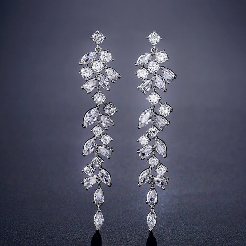 Kristall Blütenblatt Quastenohrringe