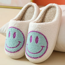 Laden Sie das Bild in den Galerie-Viewer, Winter Hausschuhe mit Smiley-Gesicht