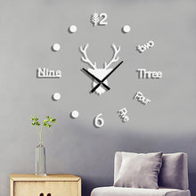 Laden Sie das Bild in den Galerie-Viewer, Hirschkopf Wanduhr