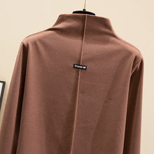 Laden Sie das Bild in den Galerie-Viewer, Fleece T-Shirt mit halbhochen Rollkragen