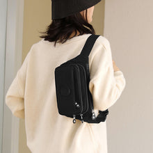 Laden Sie das Bild in den Galerie-Viewer, Leichte Gürteltasche mit mehreren Fächern und Reißverschluss