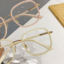 Laden Sie das Bild in den Galerie-Viewer, Tragbare modische Anti-Blaulicht-Lesebrille