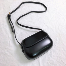 Laden Sie das Bild in den Galerie-Viewer, Einfache Niedliche  aus PU-Leder