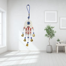 Laden Sie das Bild in den Galerie-Viewer, Hand von Fatima Windspiel Ornament