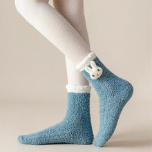 Laden Sie das Bild in den Galerie-Viewer, Flauschige Weihnachtssocken
