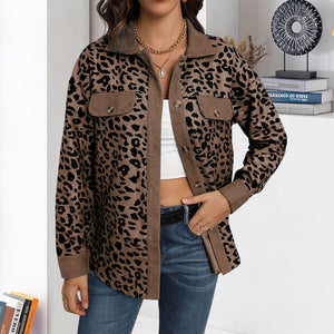 Cordjacke mit Leopardenmuster