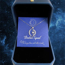 Laden Sie das Bild in den Galerie-Viewer, Exquisite neue Sonne-Mond-Stern-Halskette