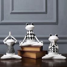 Laden Sie das Bild in den Galerie-Viewer, Yoga-Frosch-Ornament aus Harz