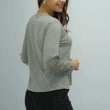 Laden Sie das Bild in den Galerie-Viewer, Einfarbiges Langarm-T-Shirt aus Spitze