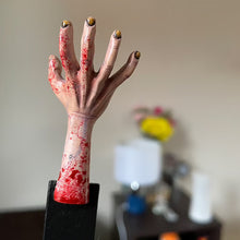 Laden Sie das Bild in den Galerie-Viewer, Halloween gruseliges Hand-Lesezeichen