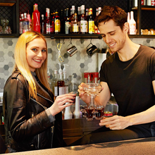 Laden Sie das Bild in den Galerie-Viewer, 6 Schnapsglasspender und Halter