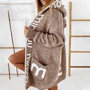 Damen Lockere lange Strickjacke mit Buchstabendruck