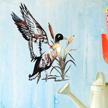 Laden Sie das Bild in den Galerie-Viewer, Wildente Deko-Anhänger aus Metall