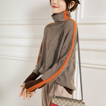 Laden Sie das Bild in den Galerie-Viewer, Rollkragenpullover mit Kontrastärmeln