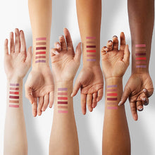 Laden Sie das Bild in den Galerie-Viewer, Glänzender feuchtigkeitsspendender Lipgloss