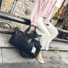 Laden Sie das Bild in den Galerie-Viewer, Leichte wasserdichte Reisetasche