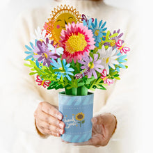 Laden Sie das Bild in den Galerie-Viewer, Dreidimensionale Blumen-Grußkarte