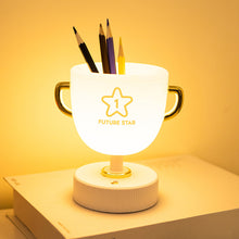 Laden Sie das Bild in den Galerie-Viewer, Trophäen-Stifthalter Wiederaufladbares USB-LED-Nachtlicht