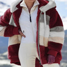 Laden Sie das Bild in den Galerie-Viewer, Kurz geschnittene Fashion-Jacke aus Plüsch