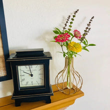 Laden Sie das Bild in den Galerie-Viewer, Moderne Minimalistische Durchbrochene Dekorative Vase