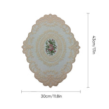 Laden Sie das Bild in den Galerie-Viewer, Handgemachte Häkelspitze Tischdecke